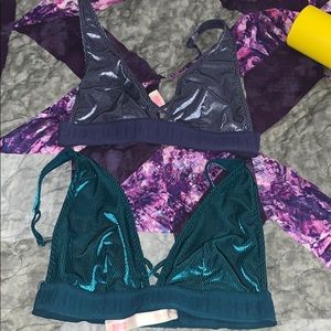 Set of size small V.S Pink bras